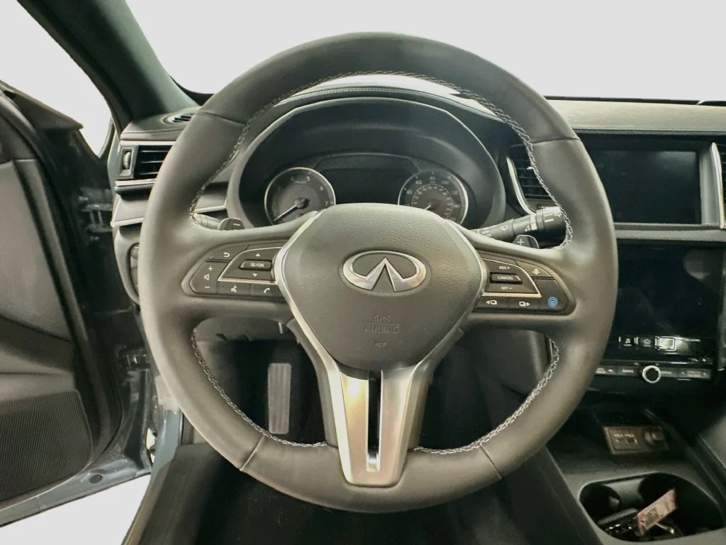Used 2025 Slate Gray INFINITI ESSENTIAL image 12