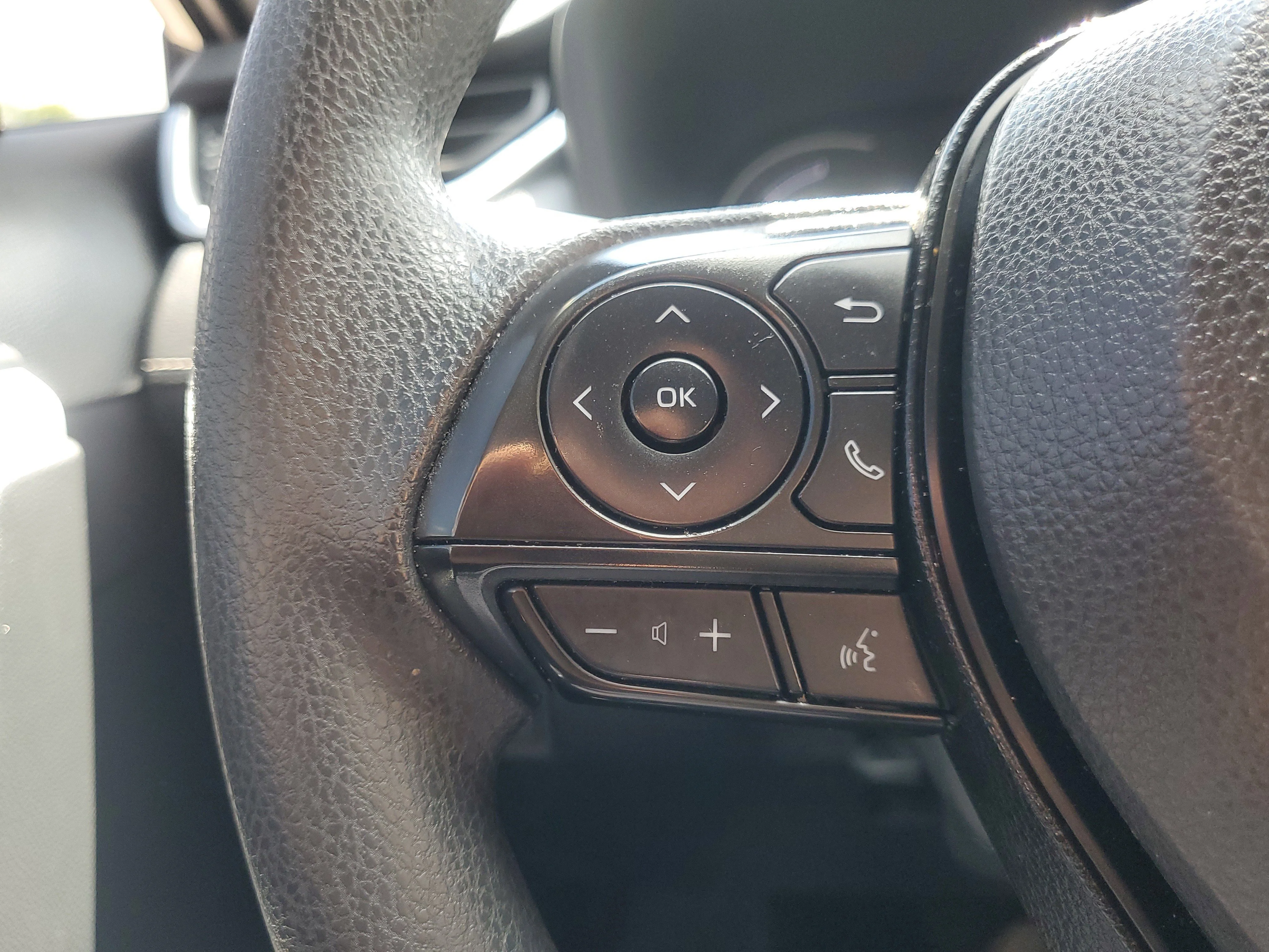 Certified Used 2025 Magnetic Gray Metallic/Midnight Black Metallic Toyota Hybrid XLE image 21