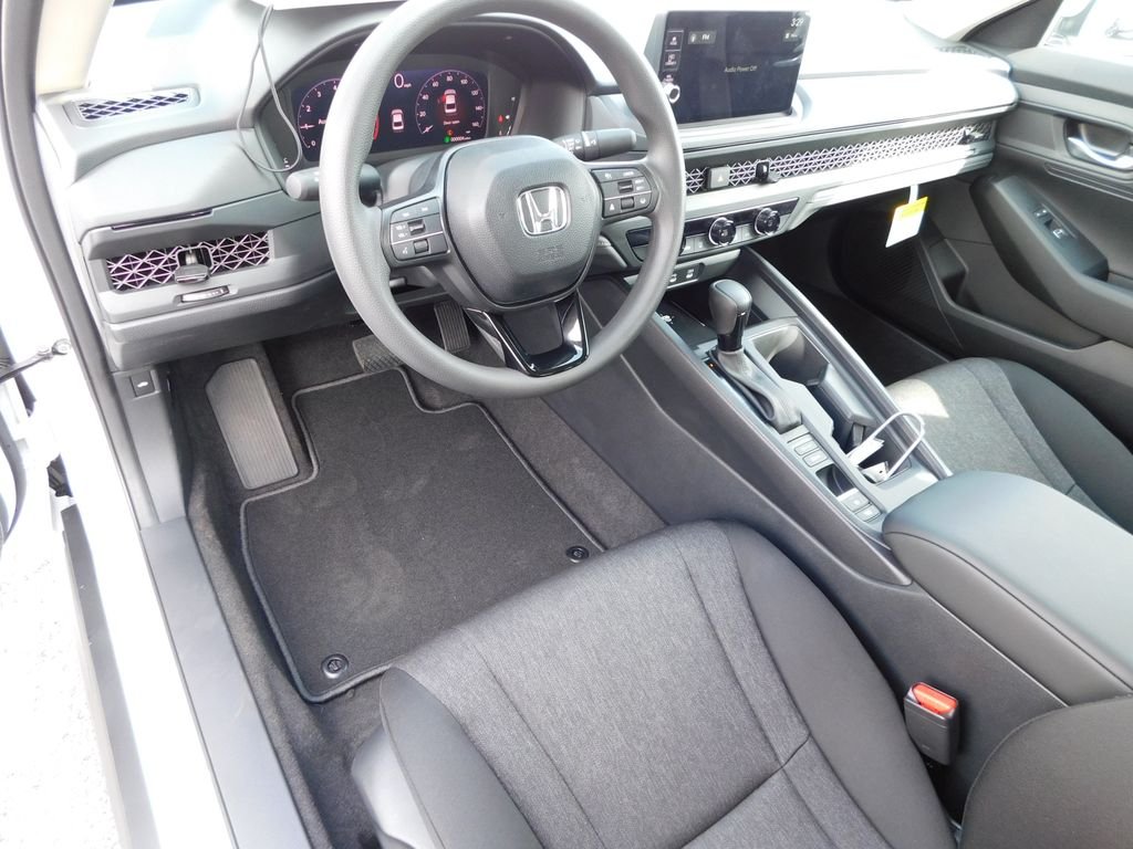New 2026 Platinum White Pearl Honda LX image 13