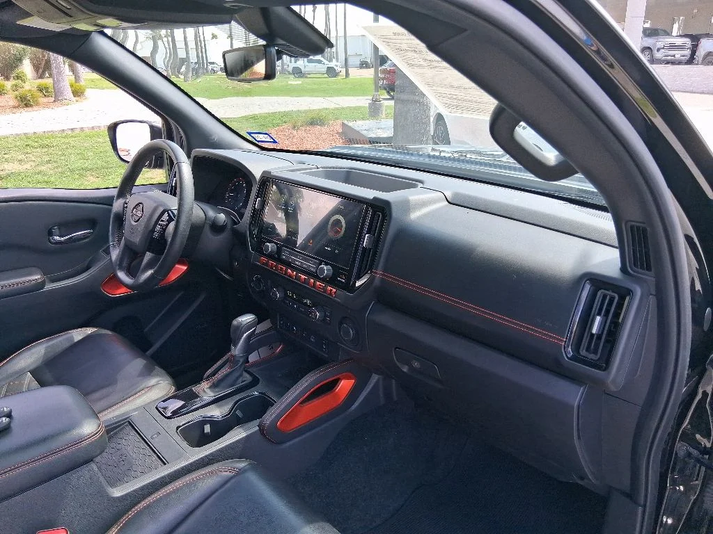 Used 2025 Black Nissan PRO-4X image 11