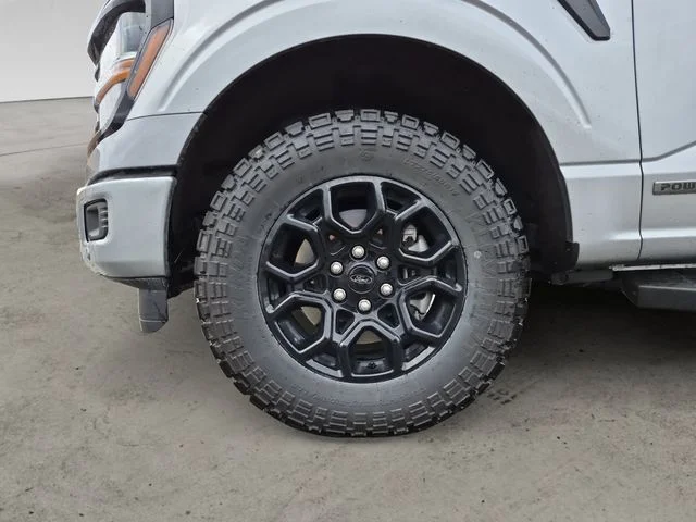 Used 2024 Silver Metallic Ford XLT image 9