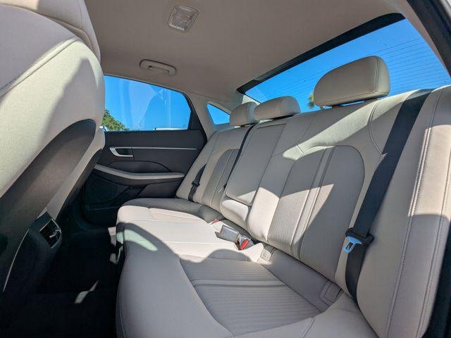 2025 Hyundai Sonata Hybrid SEL - Photo 12