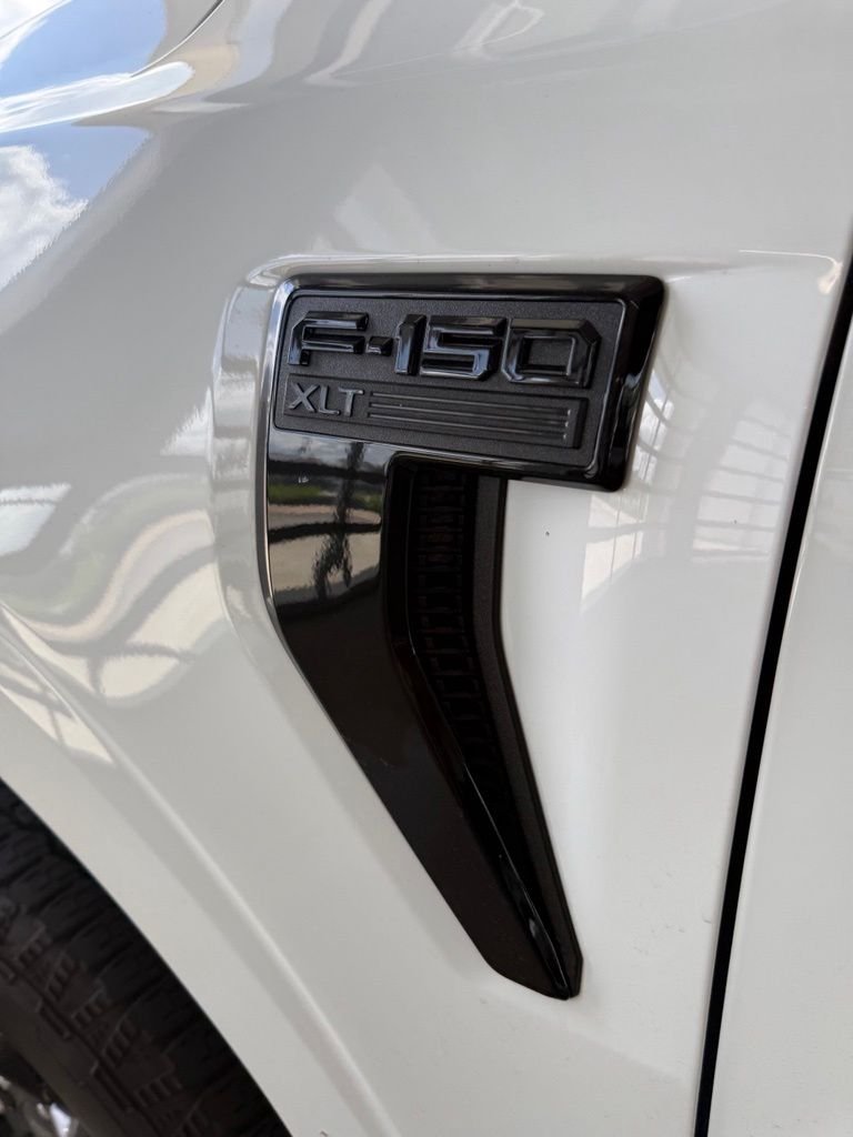 Used 2025 Oxford White Ford XLT image 15