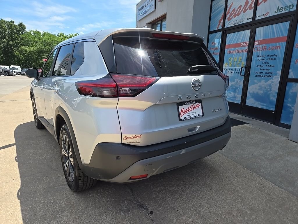Used 2023 Silver Nissan SV image 9