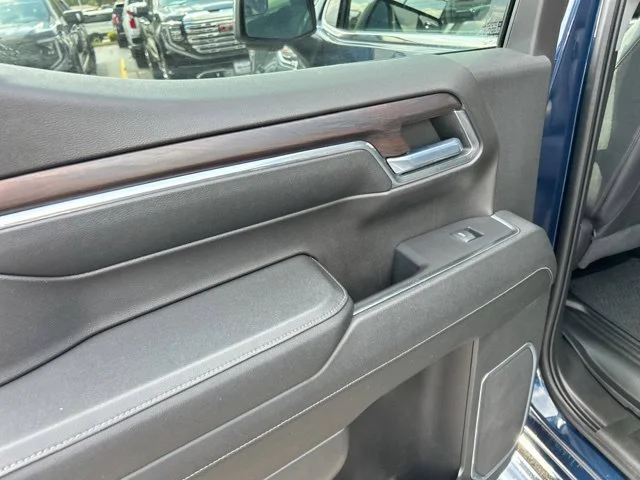 Used 2023 PACIFIC BLUE METALLIC GMC SLT image 17
