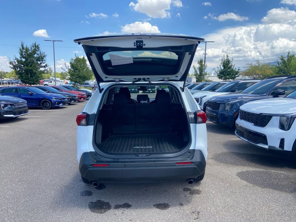 Used 2021 White Toyota LE image 21
