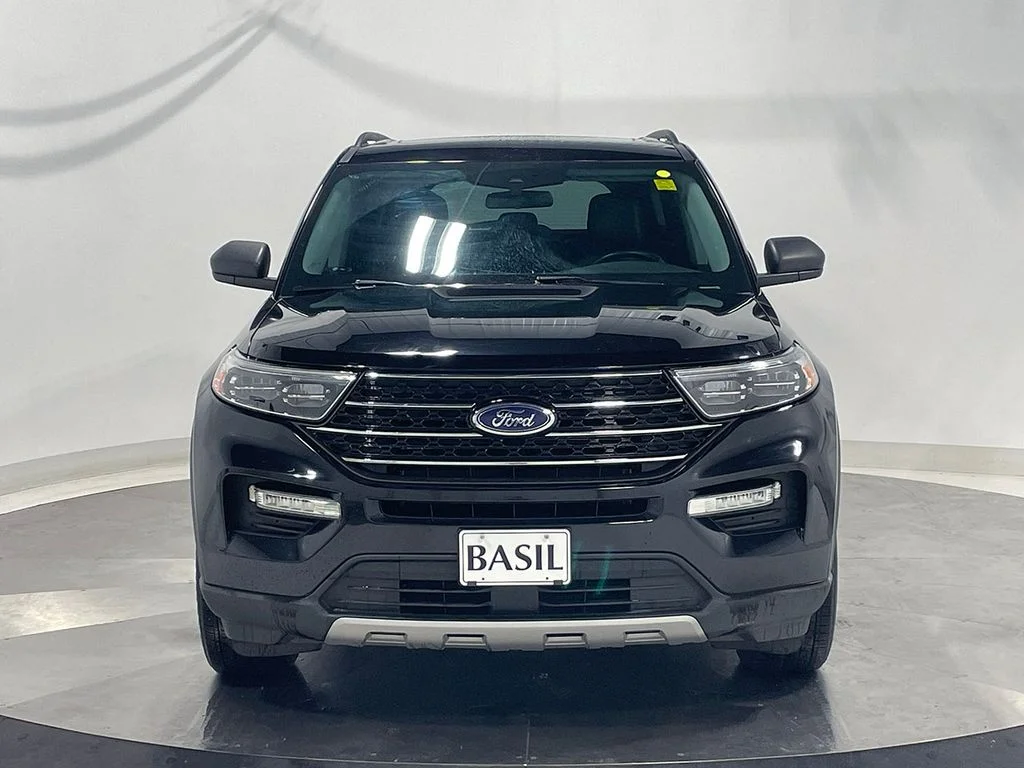 Used 2021 Black Ford XLT image 9