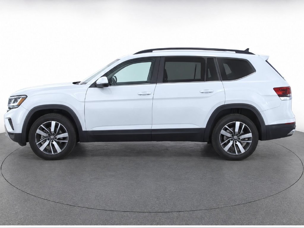 Certified Used 2022 Pure White Volkswagen 2.0T SE image 5