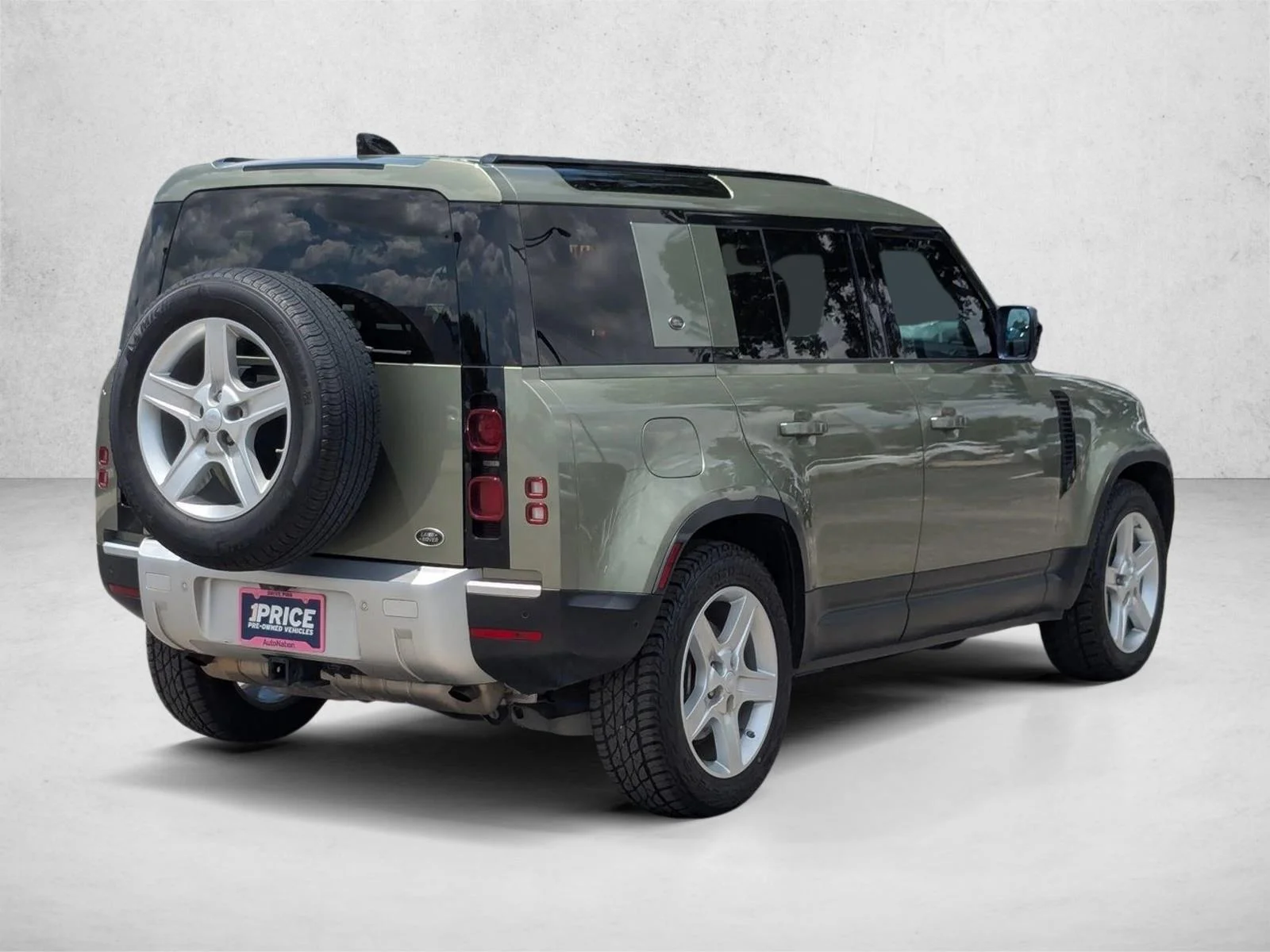 Used 2020 Pangea Green Metallic Land Rover SE image 5