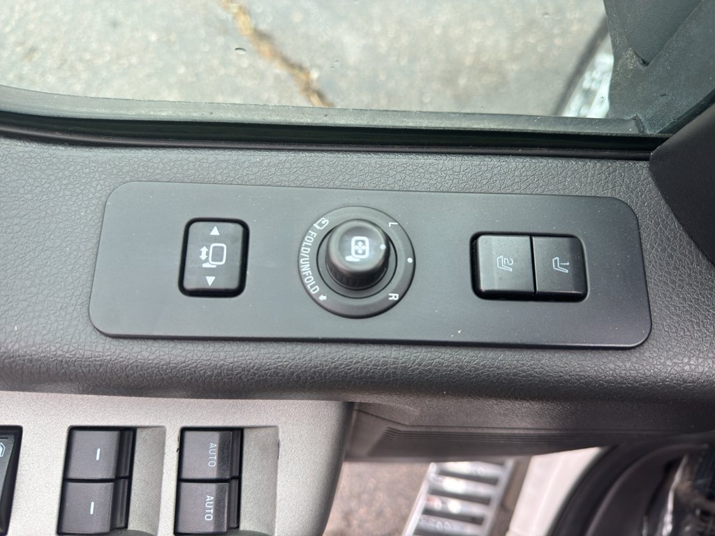 Used 2015 White Ford Lariat image 19