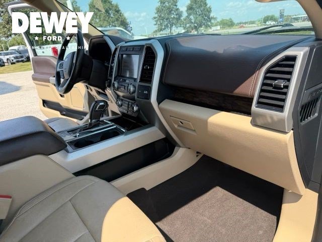 Used 2019 White Platinum Clearcoat Metallic Ford LARIAT image 28
