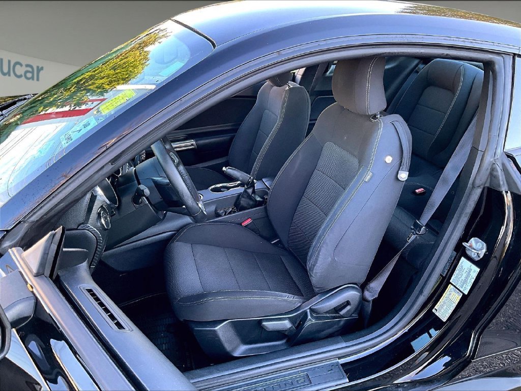 Used 2015 Black Ford V6 image 10