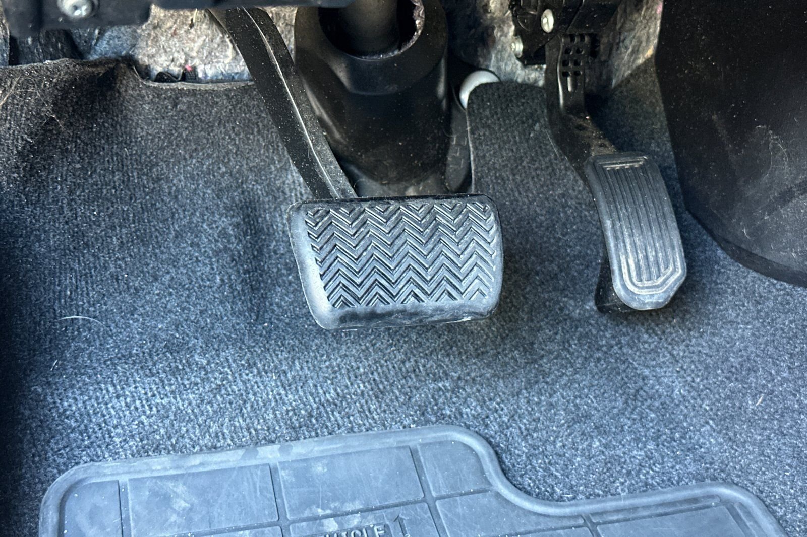 Used 2015 White Toyota XLE image 37