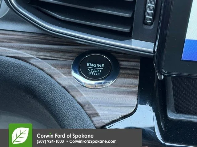 Used 2022 Agate Black Metallic Ford Limited image 33