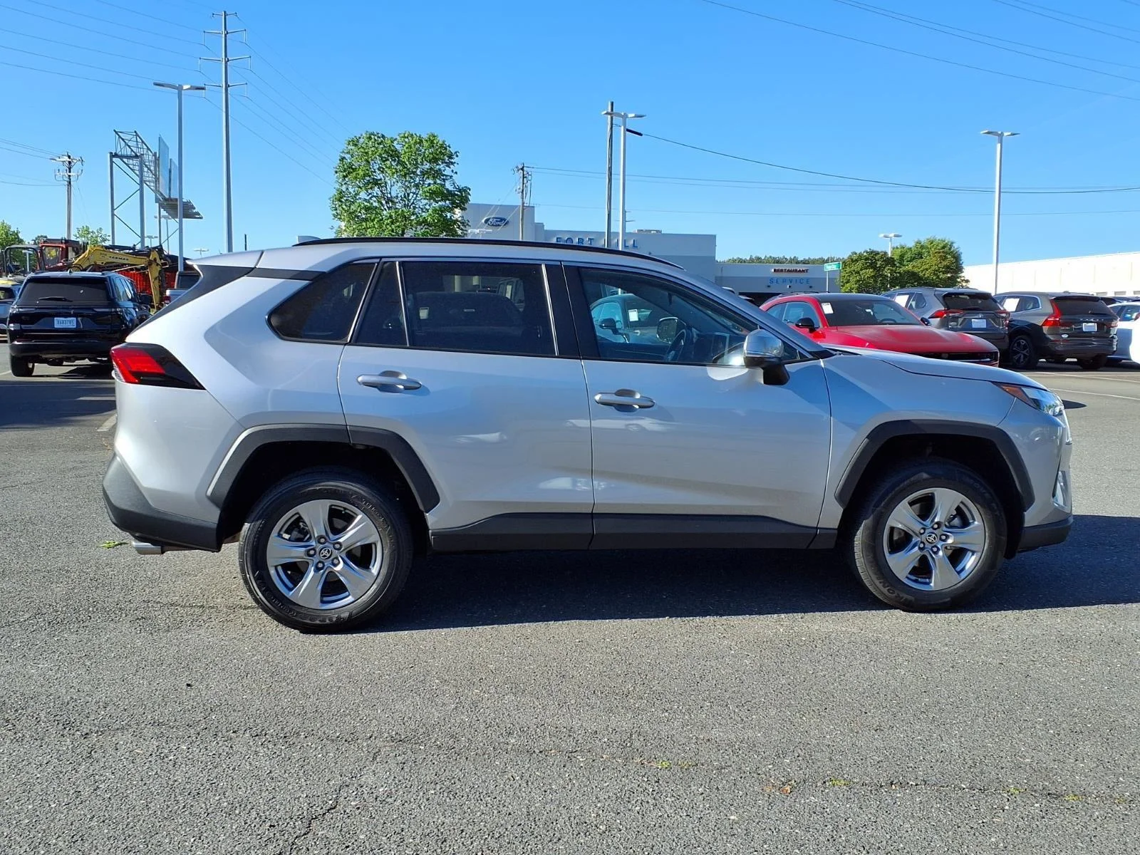 Used 2024  Toyota XLE image 10
