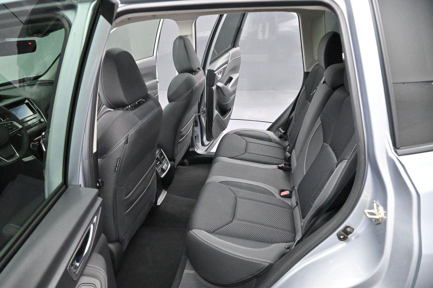 Used 2020 Ice Silver Metallic Subaru Premium image 28
