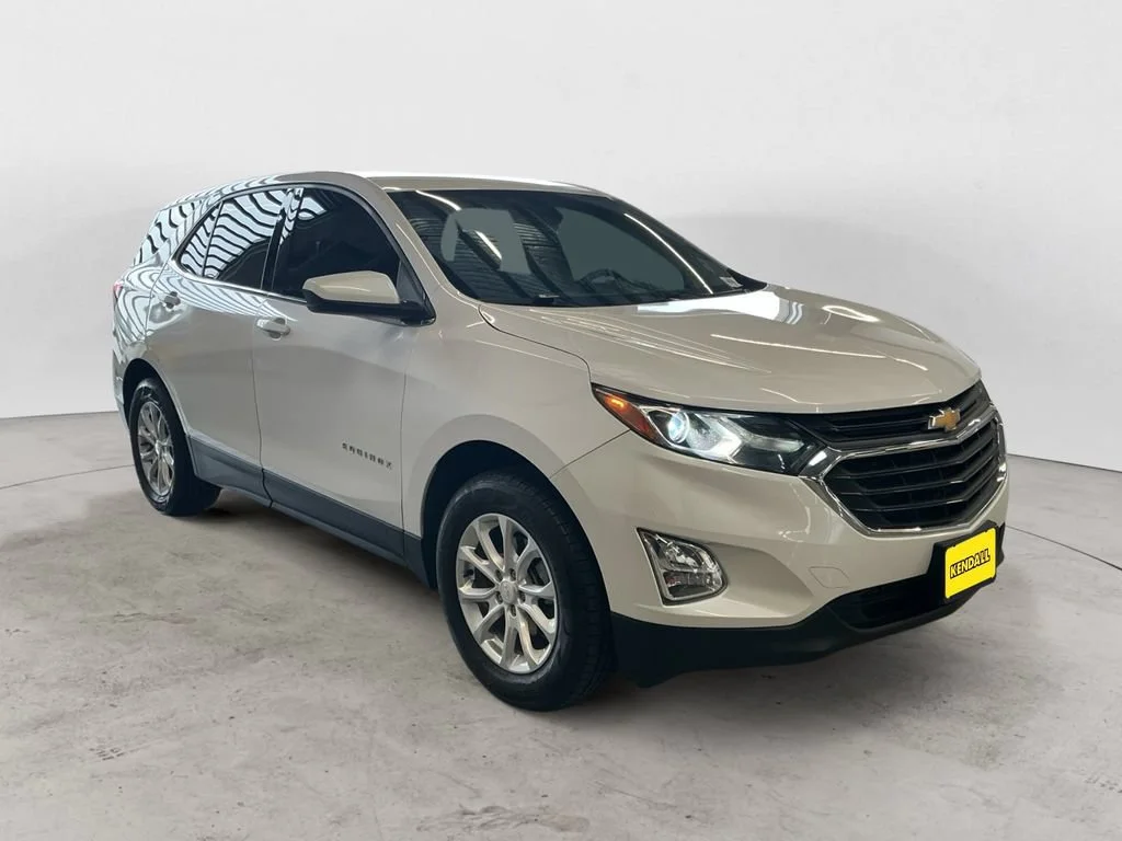Used 2020 IRIDESCENT PEARL TRICOAT Chevrolet LT image 3