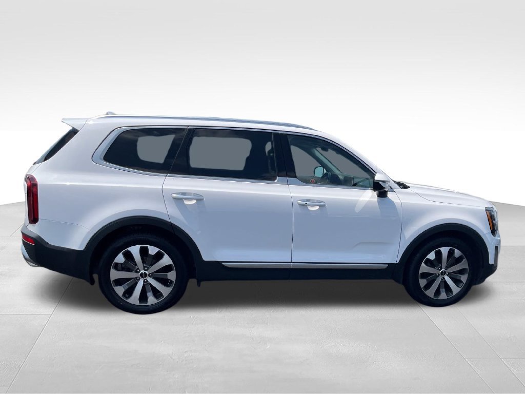 Used 2022 White Kia SX image 6