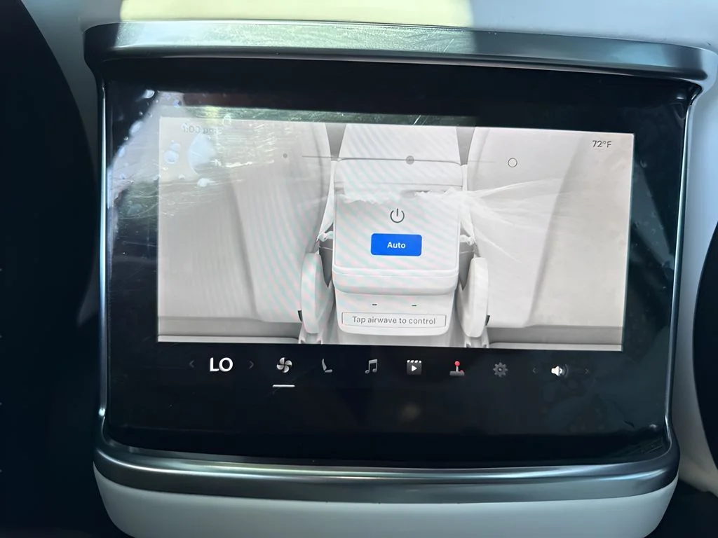 Used 2022  Tesla Base image 13