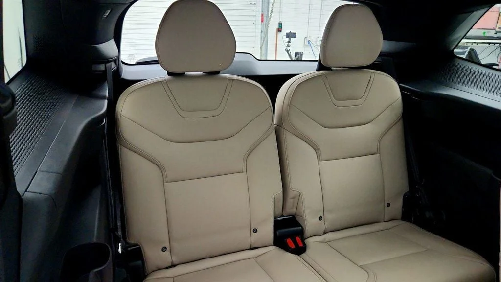 Used 2025 Crystal White Metallic Volvo Twin Motor Plus 6-Seater image 18