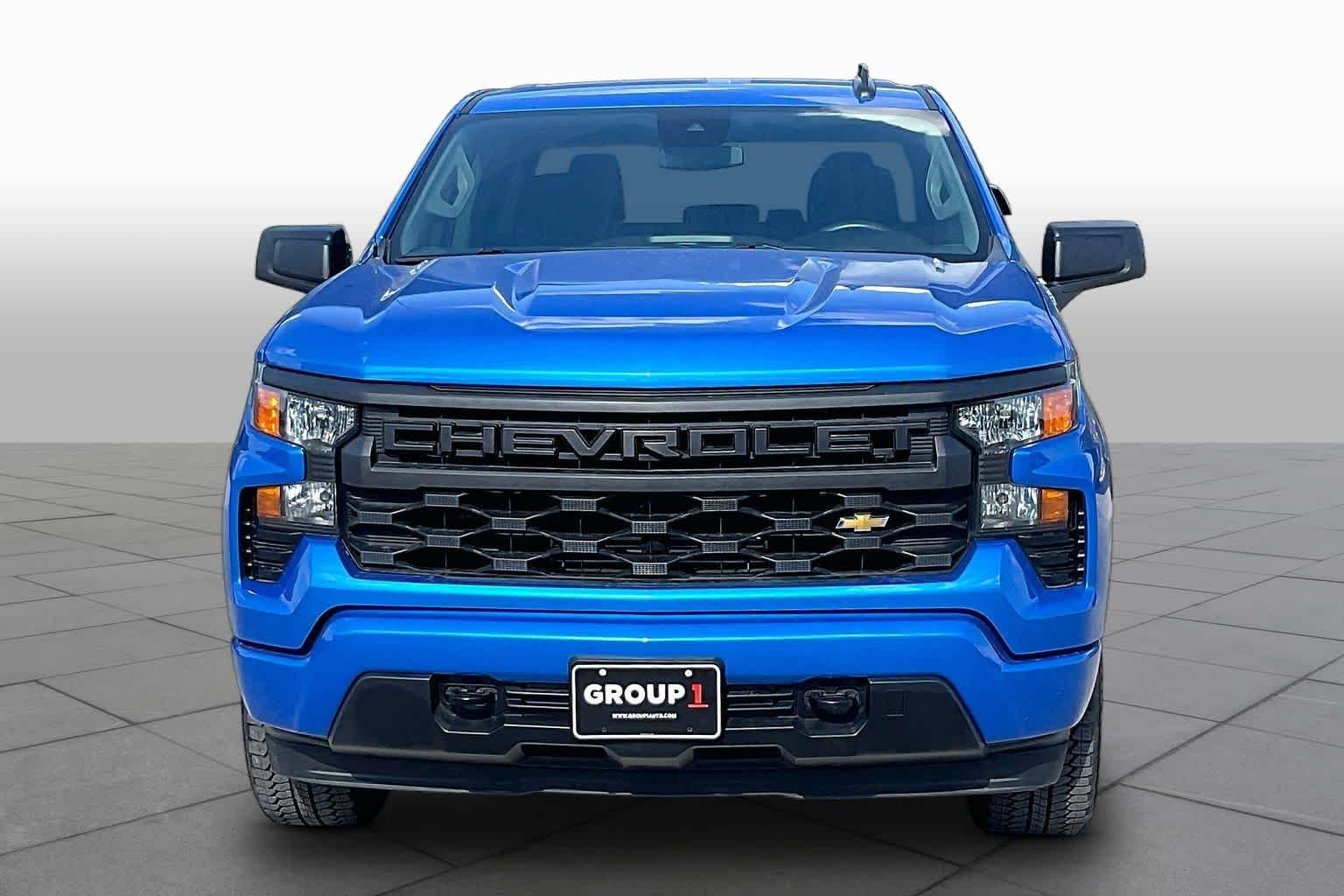 Used 2025 Riptide Blue Metallic Chevrolet Custom image 4