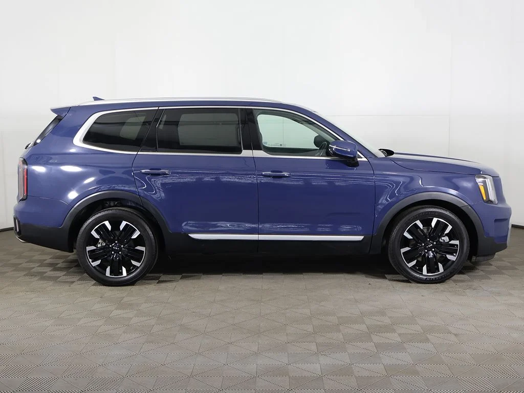 Used 2023 Black Kia SX image 22