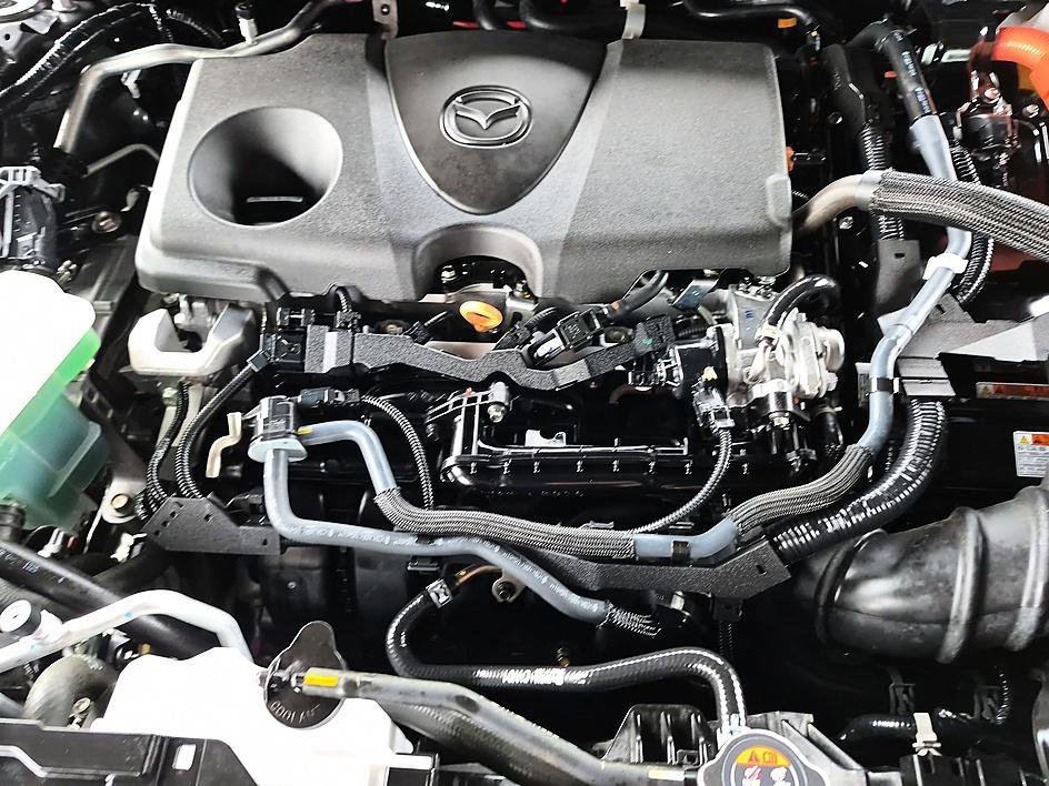 Certified Used 2025 Machine Gray Metallic Mazda Premium Package image 36