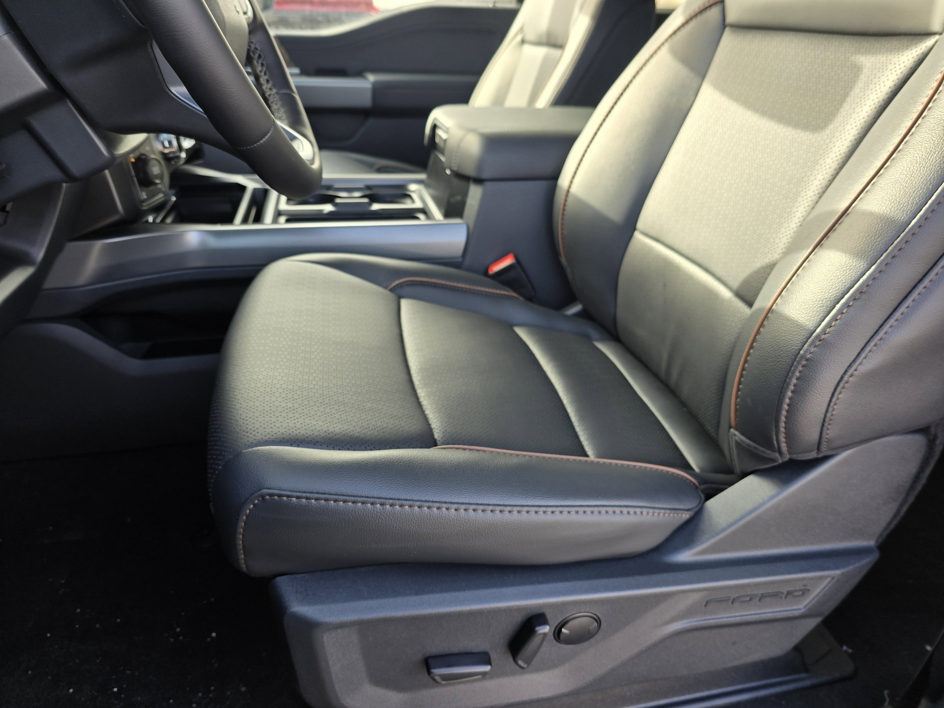 2026 Ford F-350 Super Duty Lariat - Photo 38