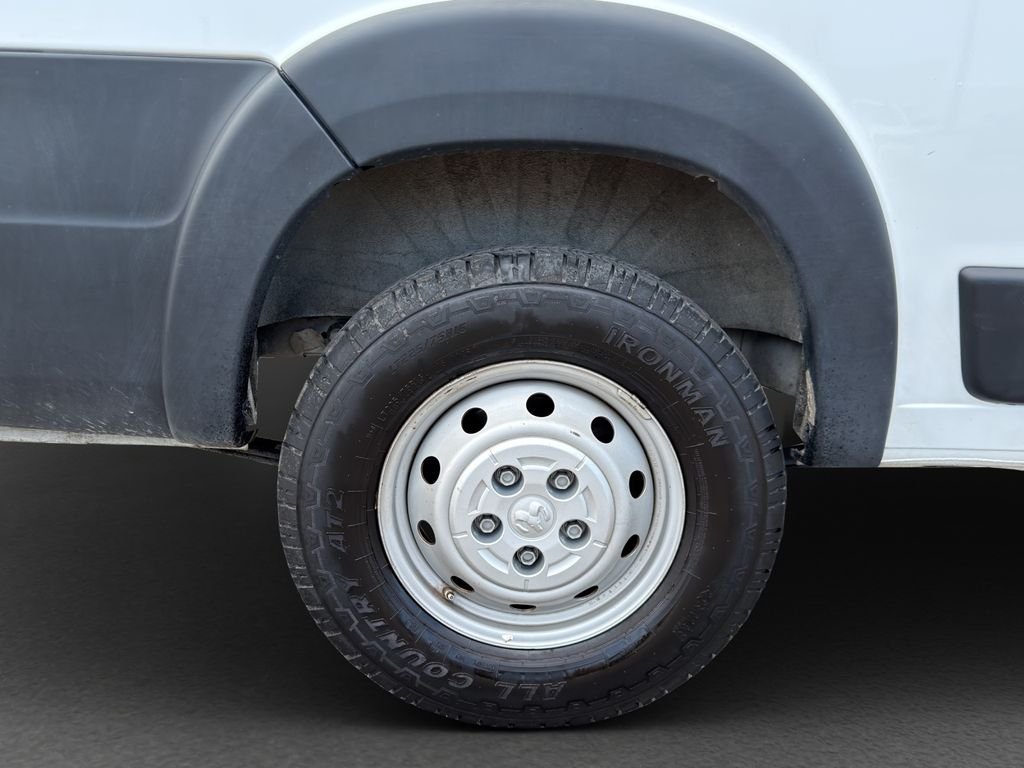 Used 2023 White Ram Base image 31