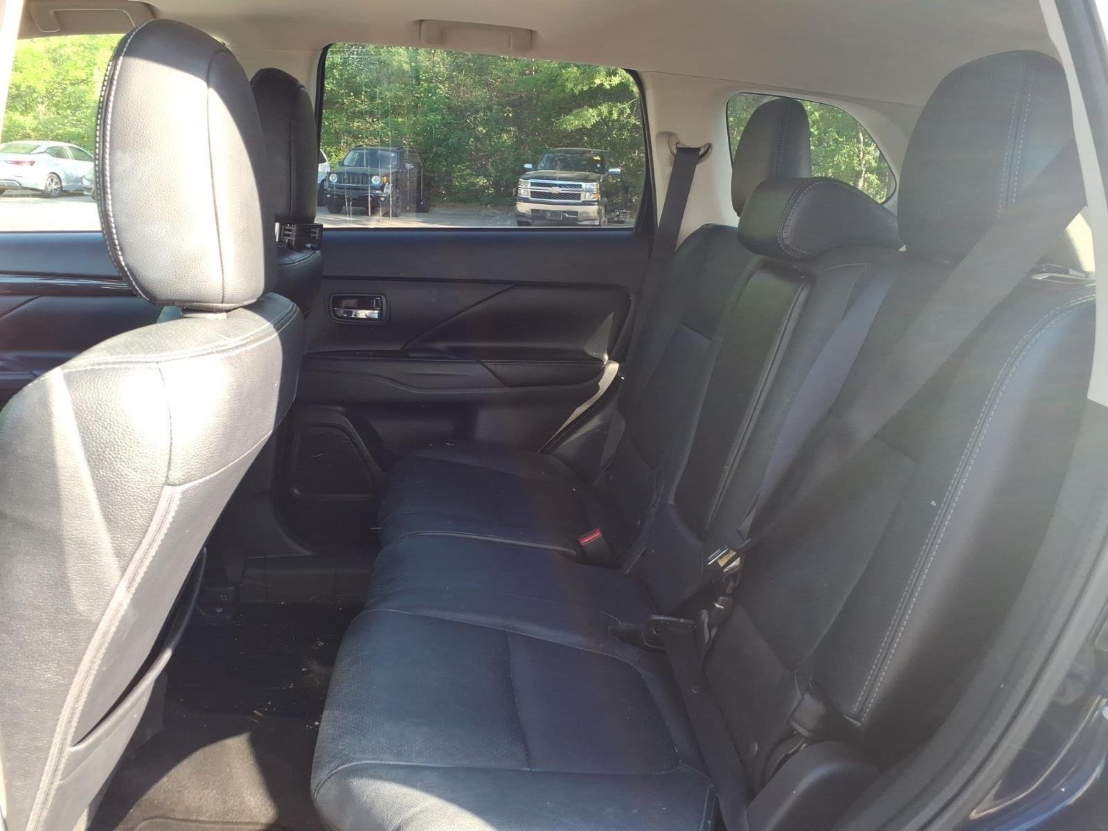 Used 2017 Cosmic Blue Metallic Mitsubishi SEL image 15