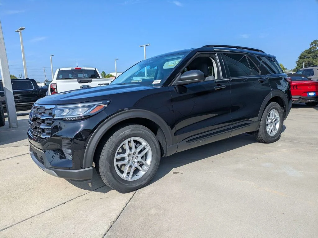 New 2026 Agate Black Metallic Ford Active image 7