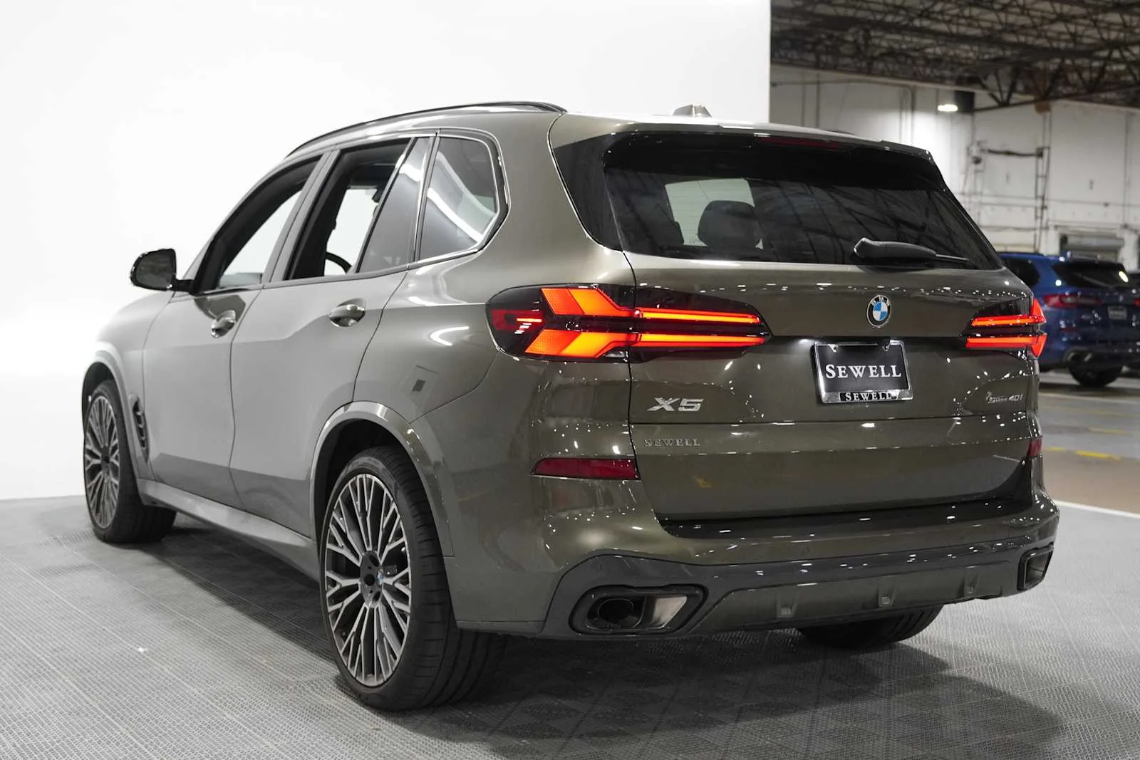 Certified Used 2026 Manhattan Green Metallic BMW sDrive40i image 6