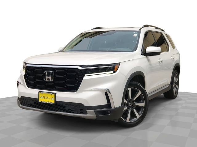 2023 Honda Pilot Touring 2WD's photo