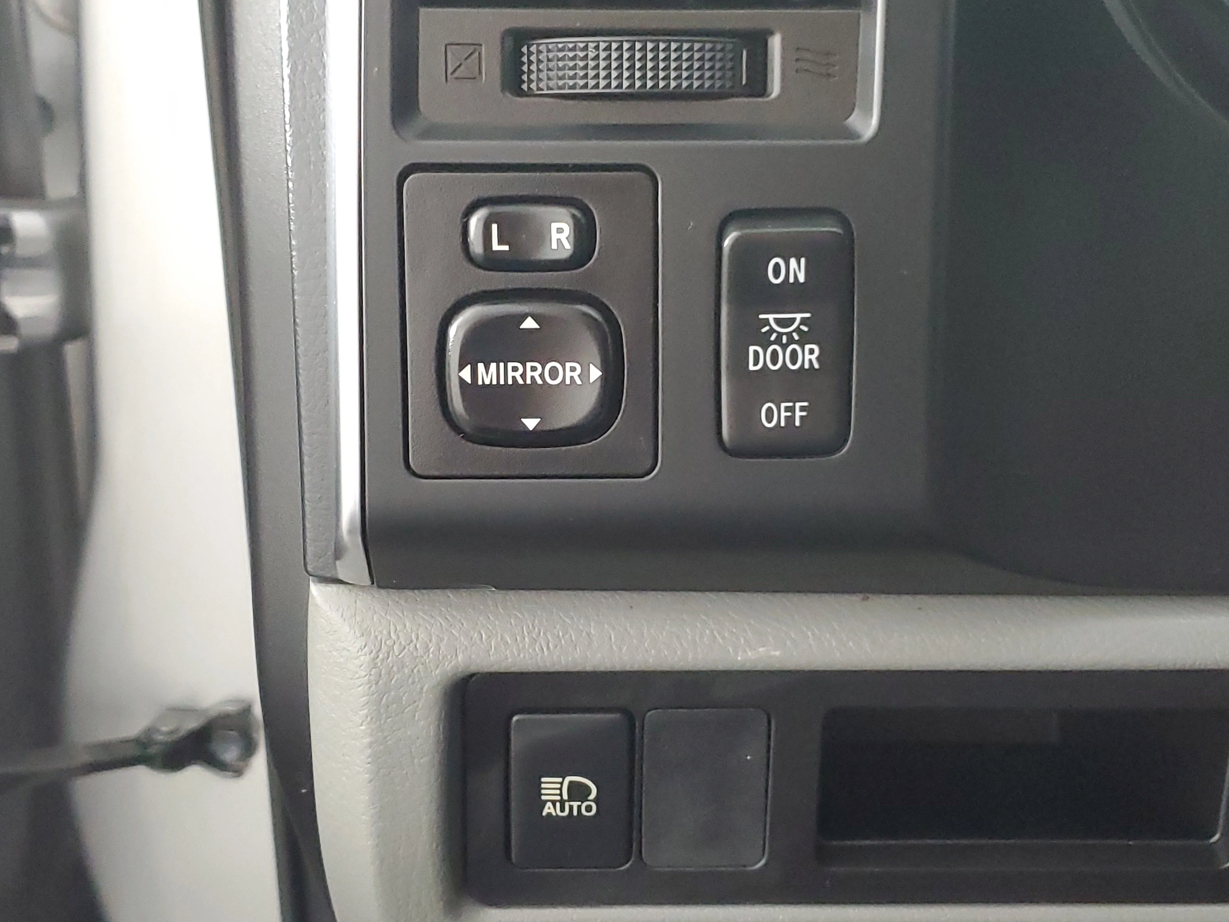 Used 2019 Silver Sky Metallic Toyota SR5 image 26