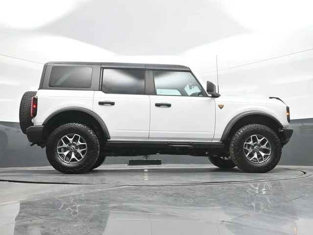Used 2021 White Ford Badlands image 24