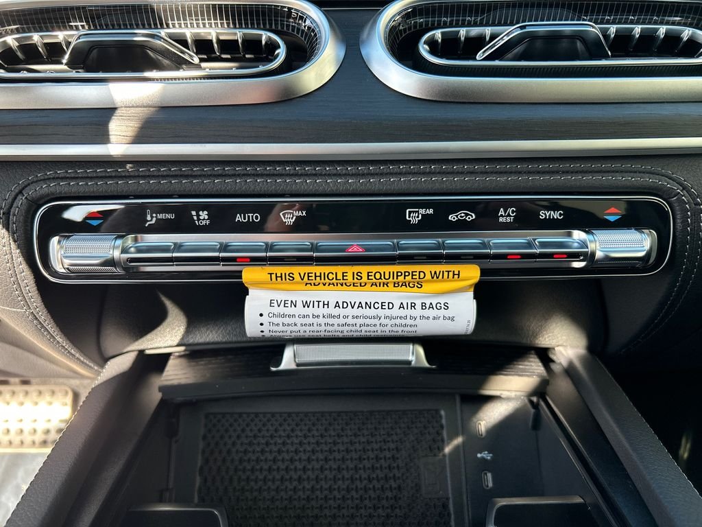 New 2027 MANUFAKTUR Moonlight White Metallic Mercedes-Benz GLE 450 image 21