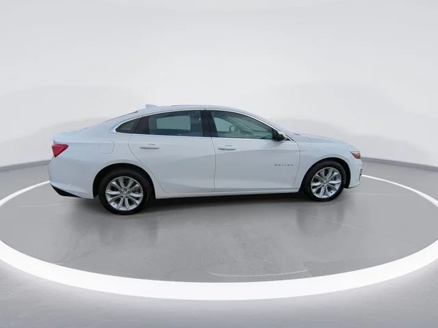 Used 2024 White Chevrolet LT image 8