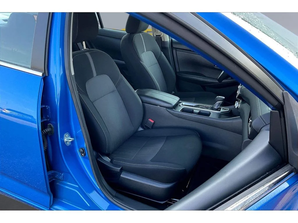 Used 2025 Blue Nissan SV image 6
