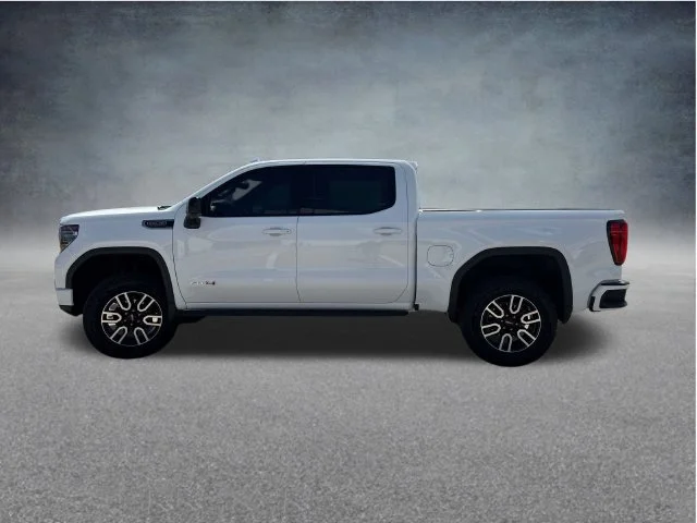 Used 2025 White GMC AT4 image 8