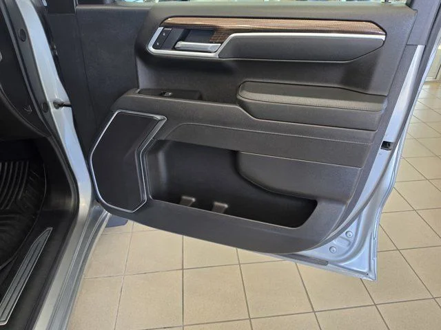 Used 2025 Gray Chevrolet LT image 22