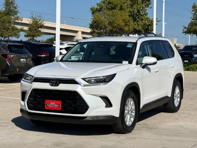 Certified Used 2024 WIND CHILL PEARL Toyota XLE image 8