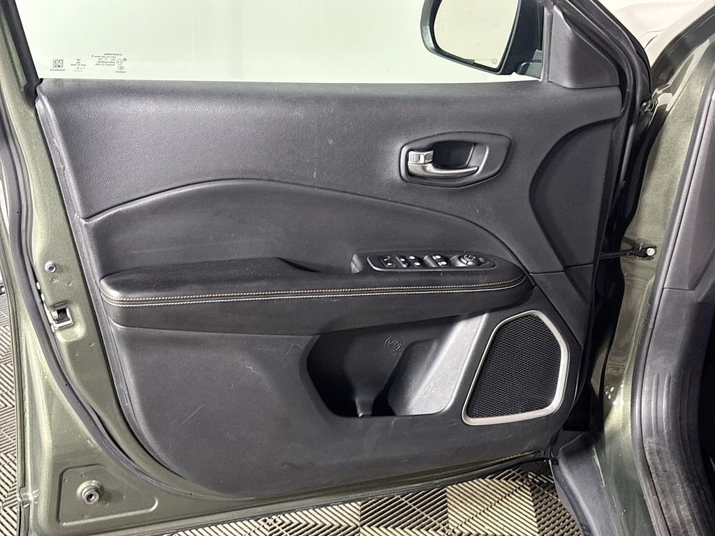 Used 2019 Olive Green Jeep Sport image 10