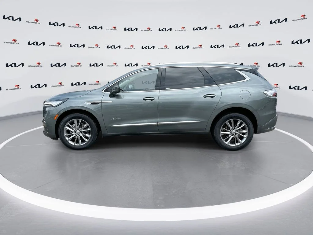 Used 2022 Green Buick Avenir image 5