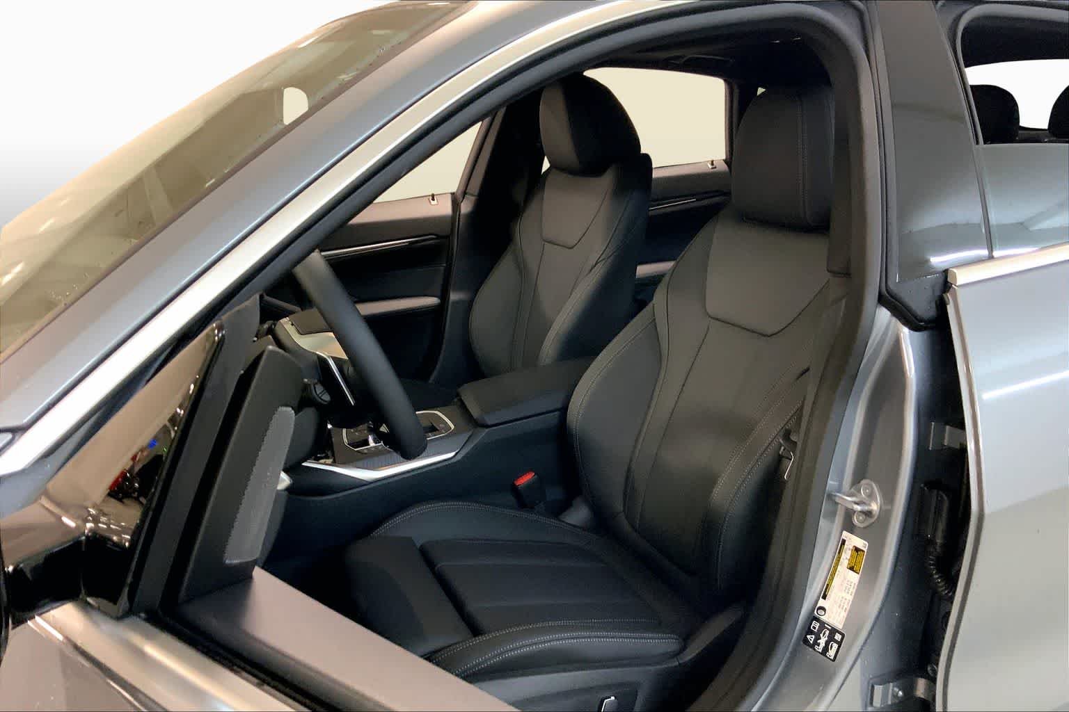 New 2026 Skyscraper Grey Metallic BMW 430i xDrive image 9