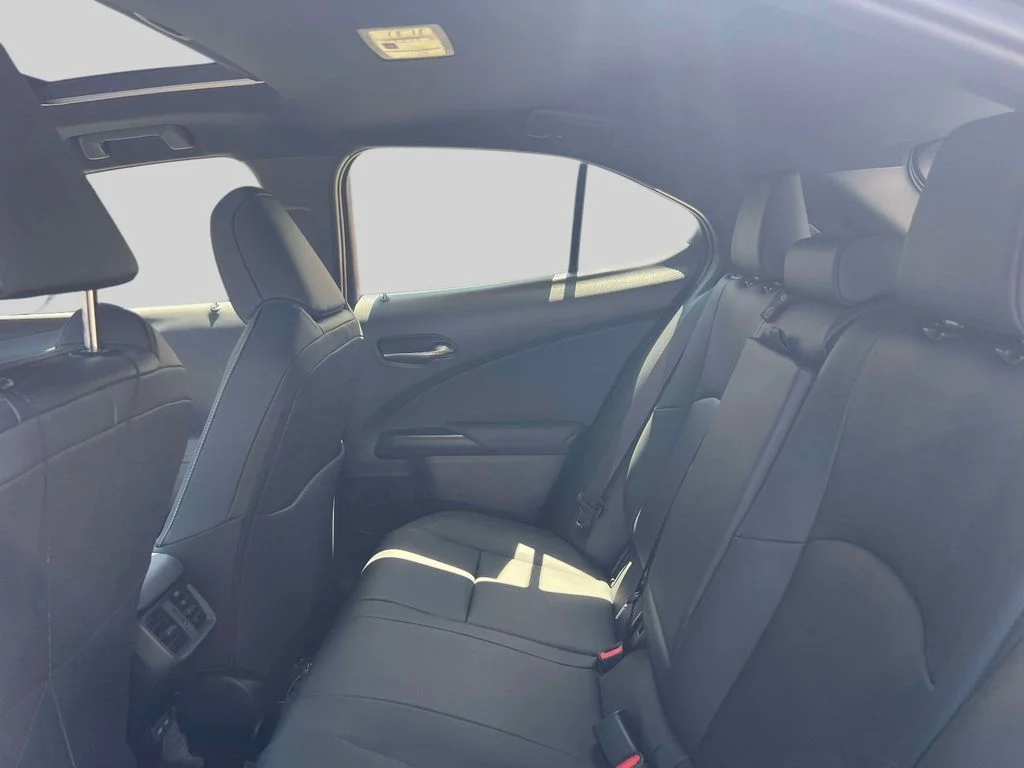 2026 Lexus UX Hybrid 300h Premium - Photo 12