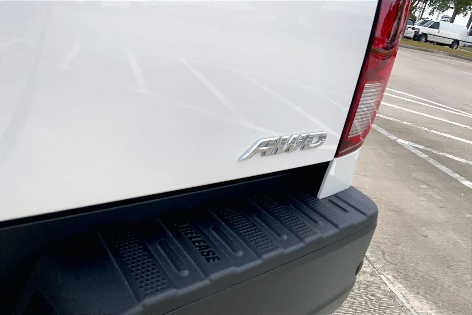 Used 2023 Platinum White Pearl Honda Black Edition image 10