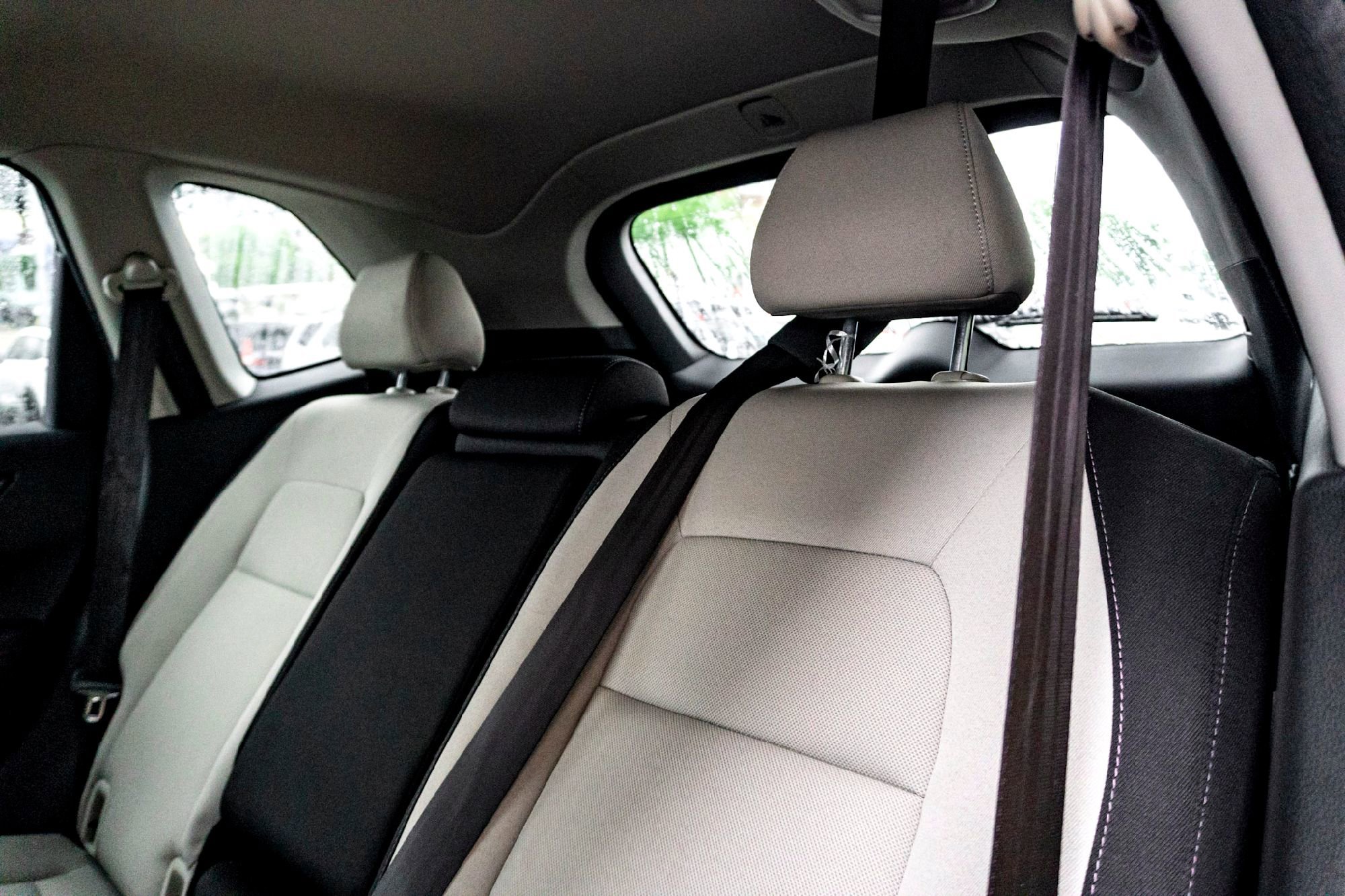 Used 2025 Platinum White Pearl Honda LX image 26