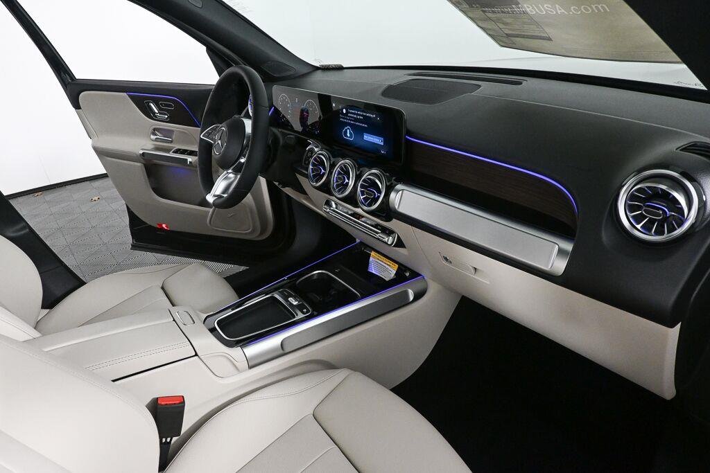 Used 2026 Night Black Mercedes-Benz GLB 250 image 24