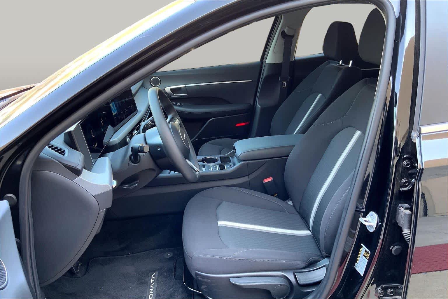 2025 Hyundai Sonata SE - Photo 8