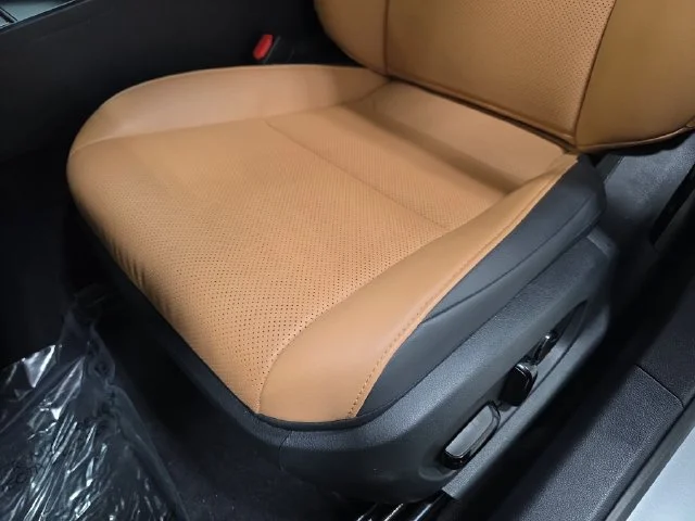 Used 2023 Iridium Lexus 350 image 27